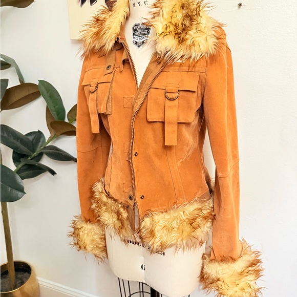 Women's Faux Fur Trimmed Jacket - Picture 3 of 12